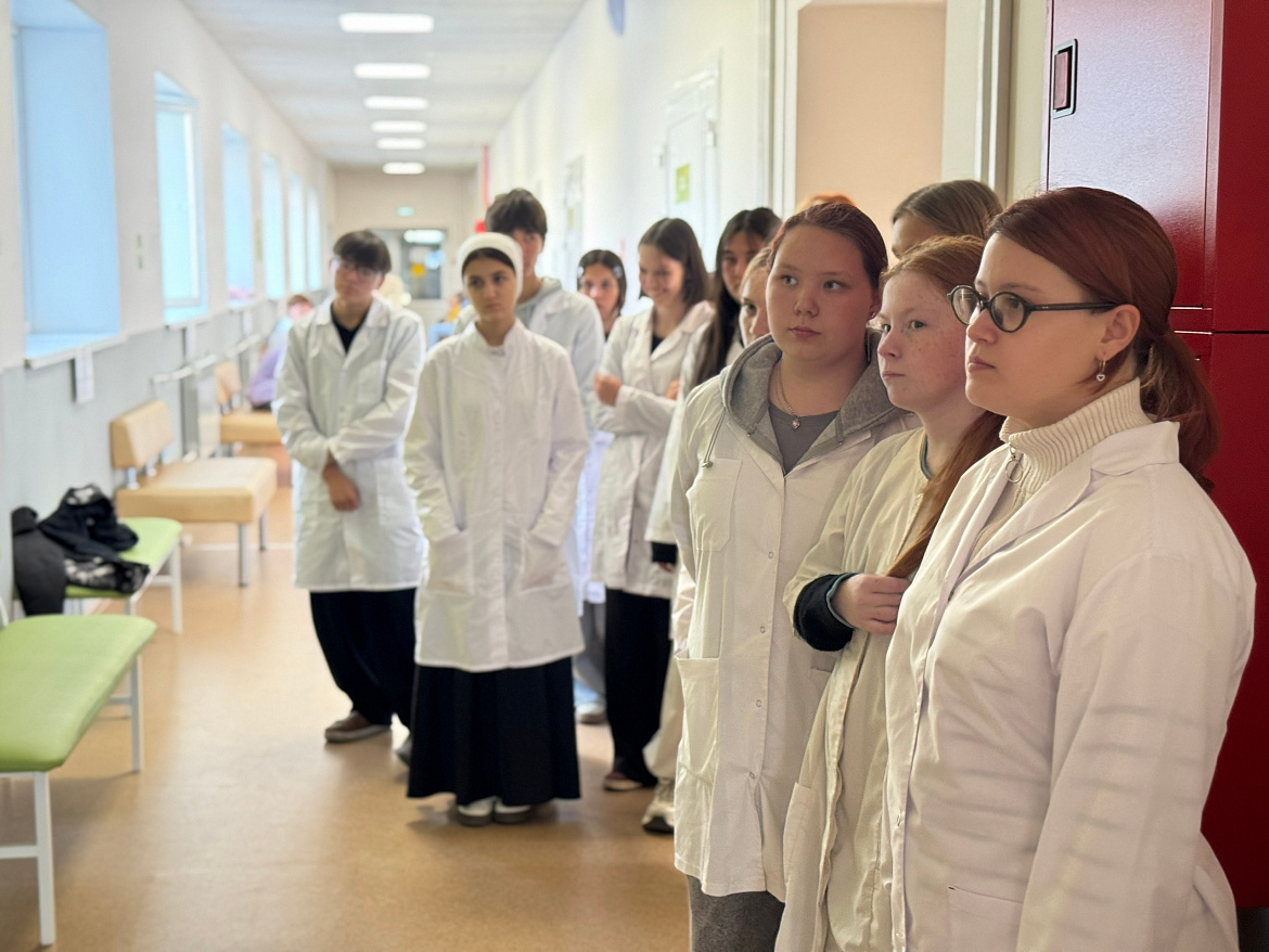  Погружение в профессию: будущие медики посетили Детскую поликлинику г. Сатка