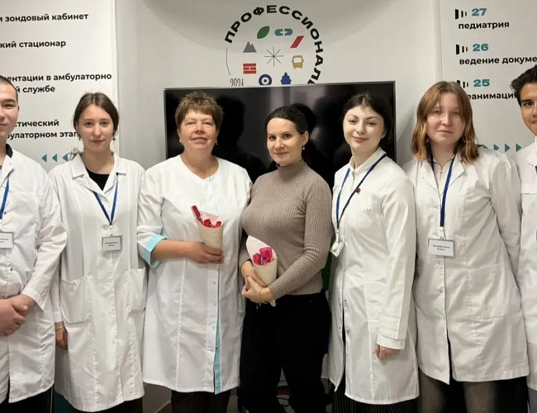  Праздник мудрости и молодости: как в Саткинском медицинском колледже отметили День учителя